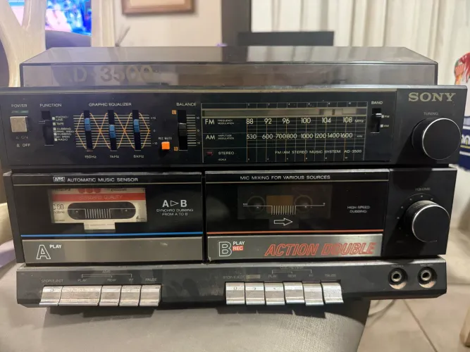 Sony AD-3500, toca-CD de mesa- discos (carrossel) da Sony. e videocassete VHS da Sony 