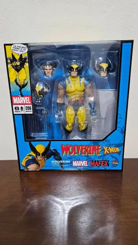 Mafex Wolverine Comics  X-men