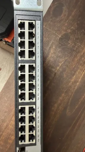 Switch HPE 19020 - JG924A