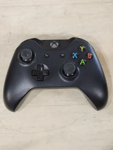 Controle de xbox one seminovo