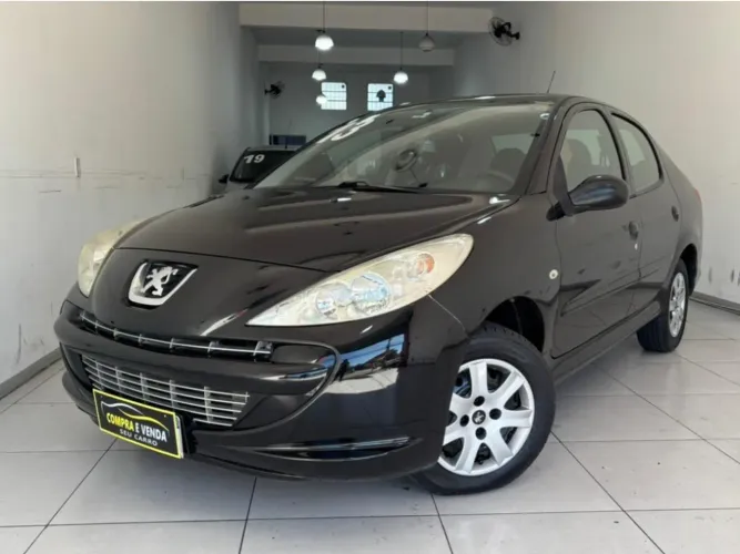 Peugeot 207 XR 1.4 Flex 8V 5P 2013