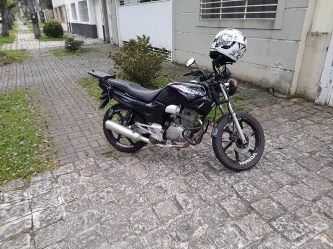  Cbx strada, 200 por um preço de 125 , ano 2001 em ótimo estado NÃO É CG 