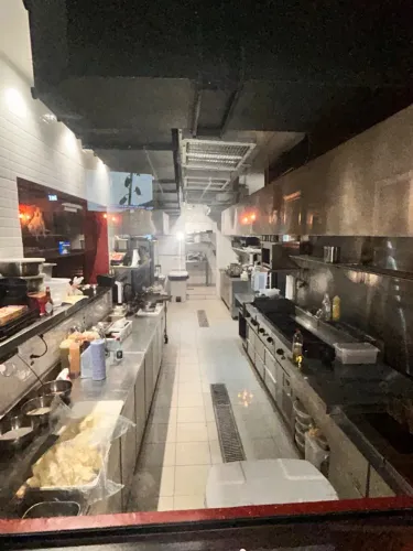 VENDO RESTAURANTE COMPLETO 