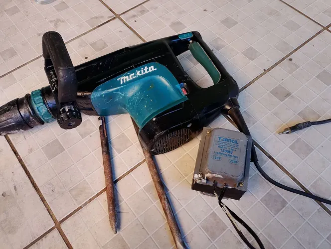 Rompedor Makita 