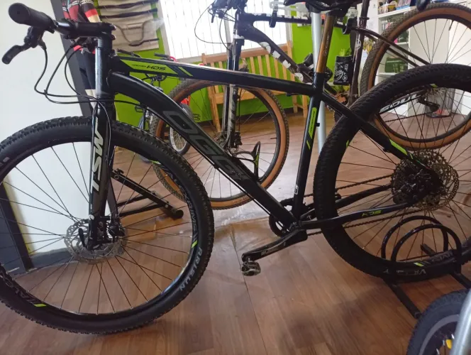 Bike OGGI 11V SHIMANO HIDRÁULICA