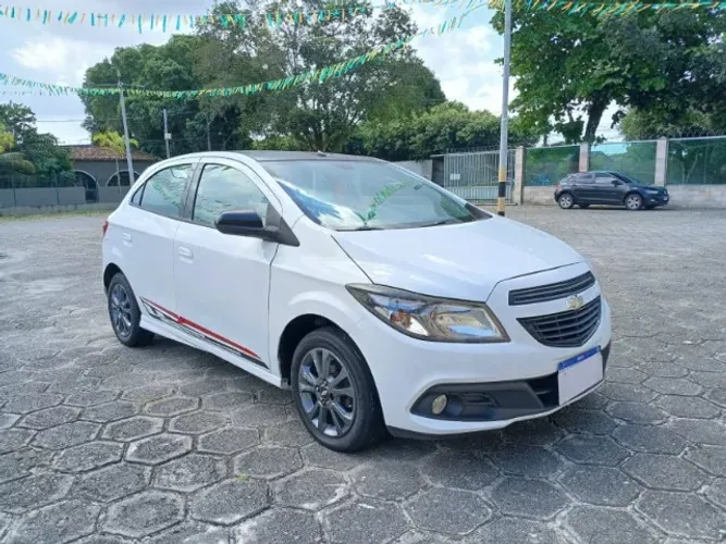 Chevrolet Onix Hatch Effect 1.4 8V Flex Power Mec. 4P 2015