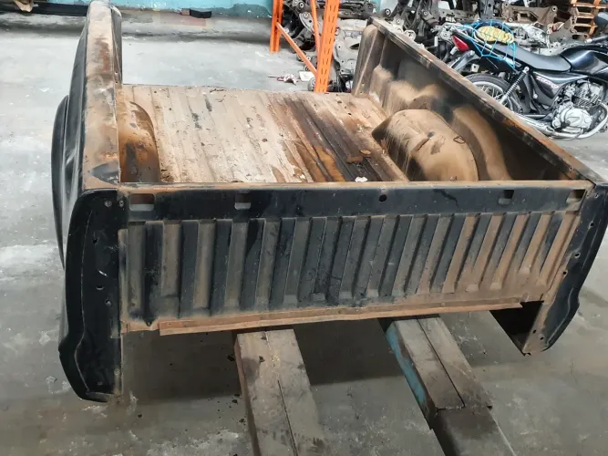 Caçamba Dodge Dakota V6 1998 1999 2000 2001  Cab Estendida Preto