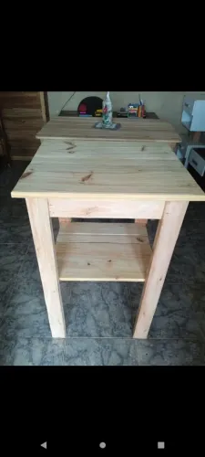 Mesa de madeira multiuso