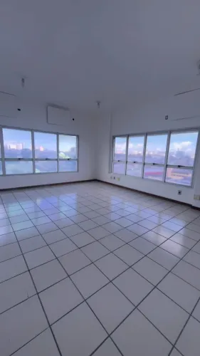 Sala Comercial 40m² no 9º Andar no Edifício Empire Center