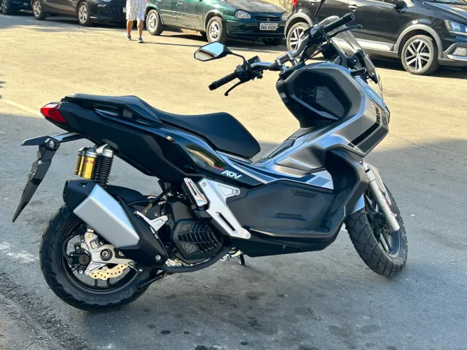 Honda ADV 150 2023 / 11.000 km / Estado impecável