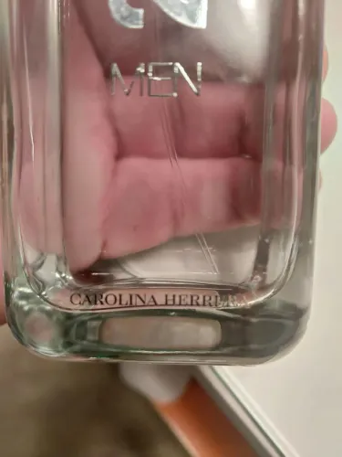 Vendo perfume 212 VIP men de duzentos ml tá quase cheio masculino