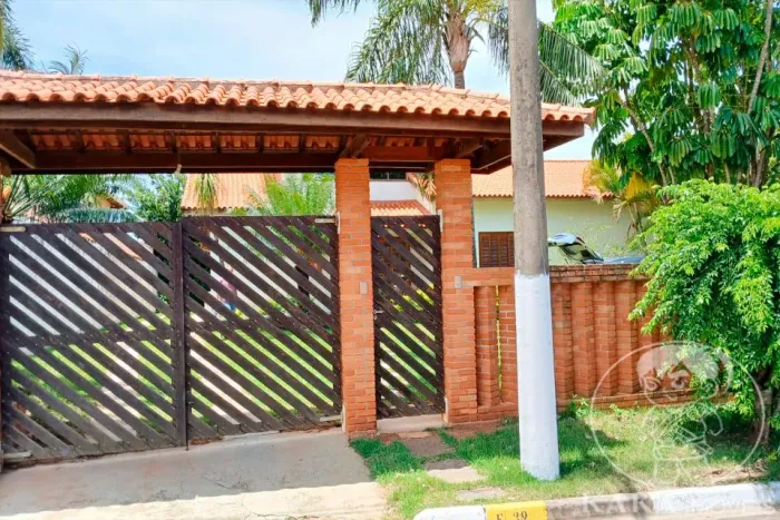 Casa em Condomínio em Tatuí à Venda - 257m² - 3 Dormitórios, 1 suíte e 2 vagas - Cód 5263