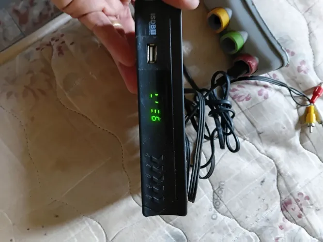 Vende-se conversor todo bom,falta o controle mais funciona manualmente 