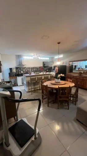 Casa ampla no Condomínio Terra Nostra - Jardim Cambuí