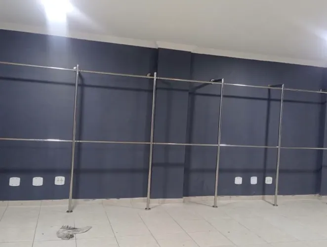 Arara inox loja roupa