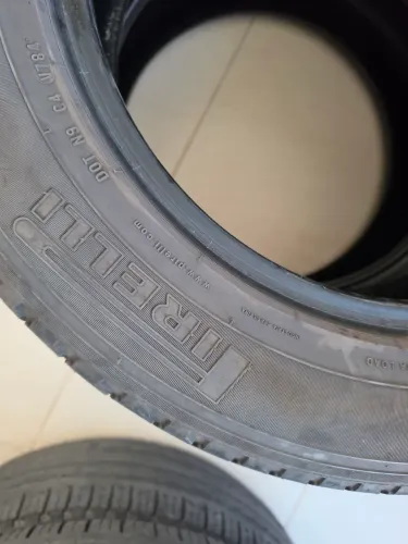Vendo 4 pneus 225 60 r17