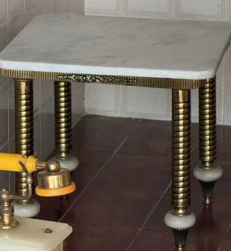 Mesa mármore vintage com pés dourado 2 unidades