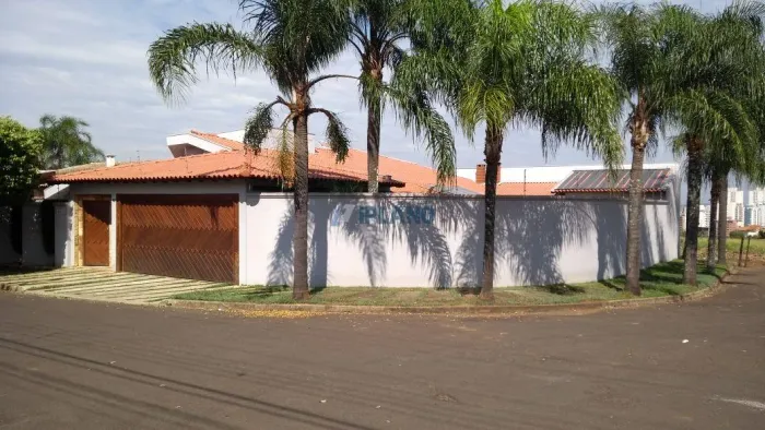 Locação de Casas / Alto Padrão na cidade de São Carlos