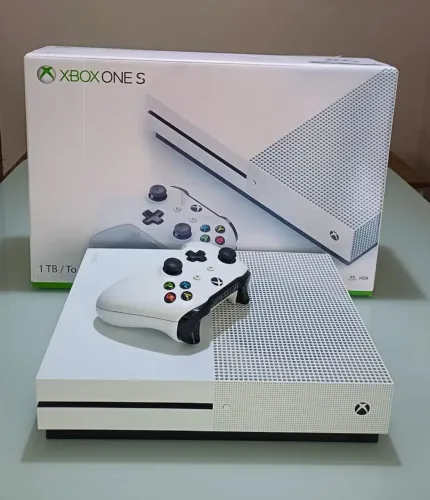 Xbix One S + 1 Controle, limpo revisado!