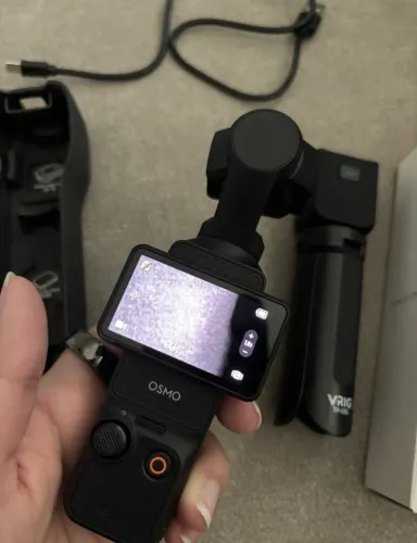 DJI Osmo Pocket 3 Wi-Fi estabilizado 2.0" tela sensível ao toque com estojo, cartão SD,