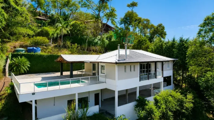 Casa com 4 quartos, 400 m², à venda por R$ 2.200.000 - Secretário - Petrópolis/RJ