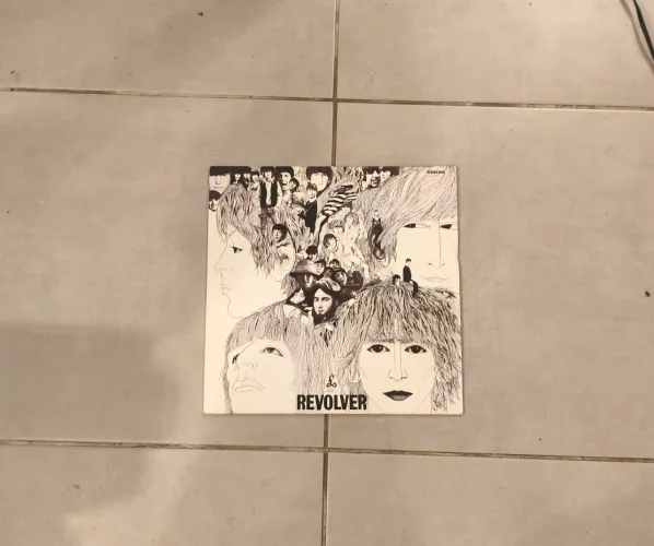 LP Beatles revolver importado Canadá 