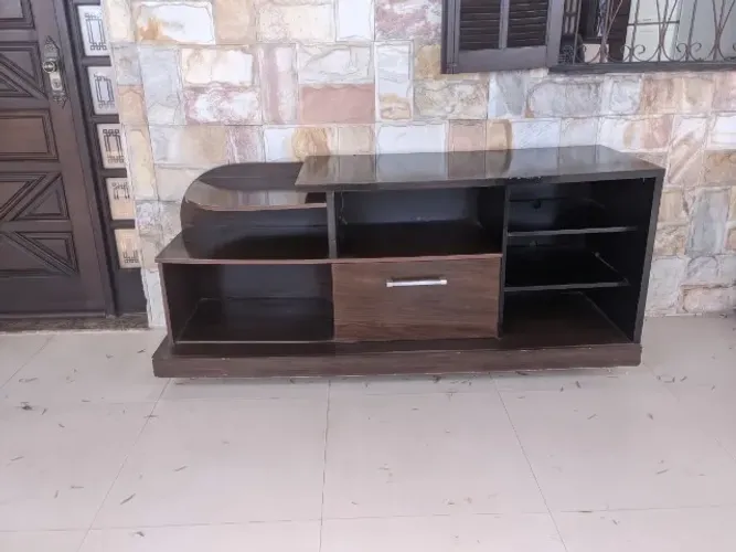 Rack para TV e Sala de Estar (1,80 m) - Madeira Escura com Nichos