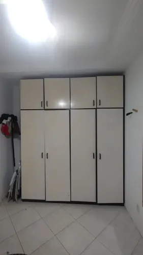 Doação. Guarda roupa grande branco. 