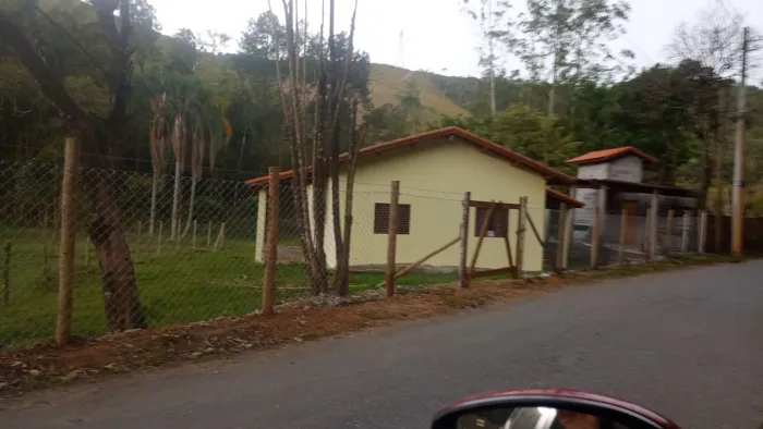 ALUGO CHÁCARA PRA MORADIA EXCELENTE LOCAL
