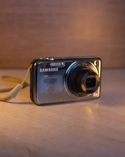 Câmera SAMSUNG PL120 digital (duas telas!)