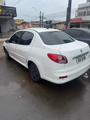 Peugeot 207 Sedan Passion XR 1.4 Flex 8V 4P 2012