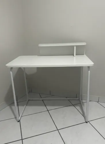 Escrivaninha/Mesa de Estudos Branca Usada