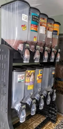 DISPENSER EXPOSITOR DE RAÇÕES