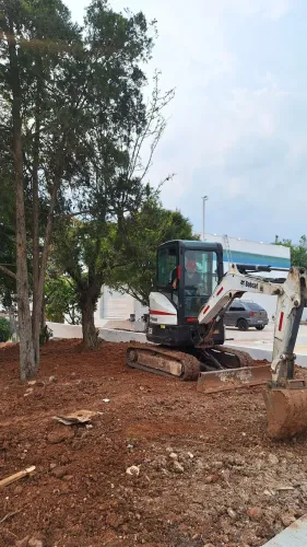 Mini escavadeira - mini carregadeira - retroescavadeira - terra para aterro