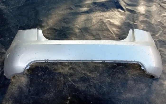 Parachoque Traseiro Kia Cerato 2009 ao 2013 prata c/ detalhe