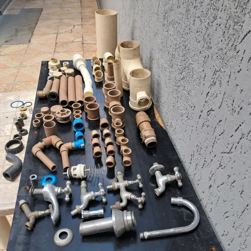 RESTO DE OBRA Canos e Conexões Hidráulicas