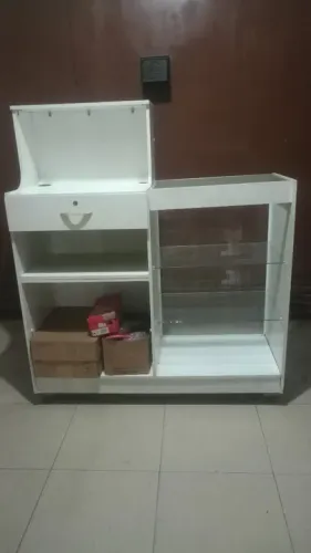 Balcão de loja e arara de loja etc....