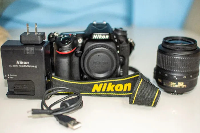 Camera nikon 7.100 aceito cartão