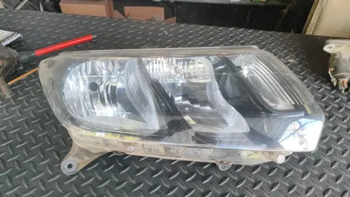 Farol Direito Renault Sandero Logan 2015 a 2018
