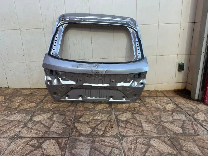 Tampa traseira HRV / HR-V 2023/2024/2025