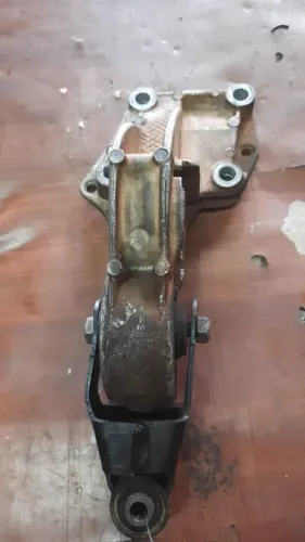 Suporte semi eixo Peugeot 206 motor 1.4.