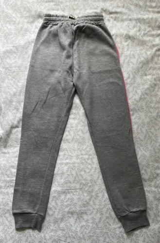 Calça de moletom feminina Veste 8 anos (TAM G) bem usada
