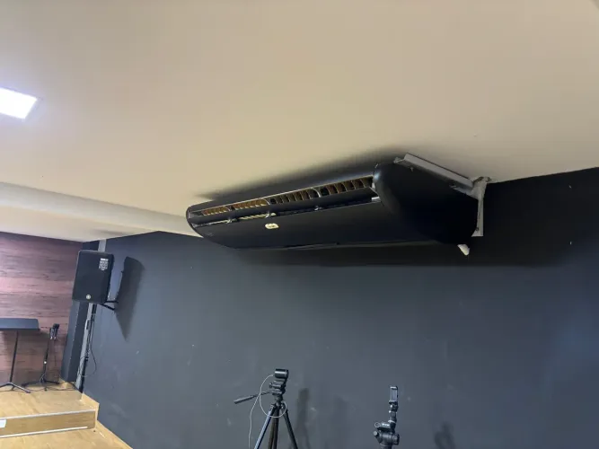 Ar Condicionado Split Piso Teto Carrier 58000 Btus Frio 380V Trifasico