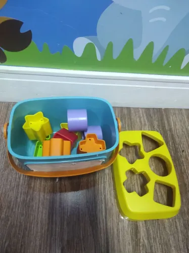 Brinquedos -Balde Didático com Formas