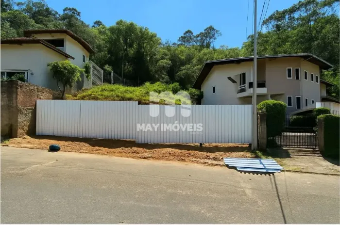 Terreno no bairro Fazendinha em excelente localização, com 326m² de área total