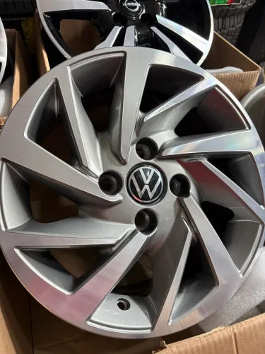 Jogo de rodas r14 novas furacão 4x100 modelo Volkswagen