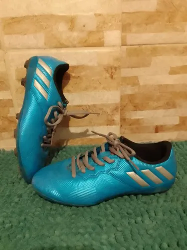 Chuteira Adidas Infantil, Original! tamanho 33