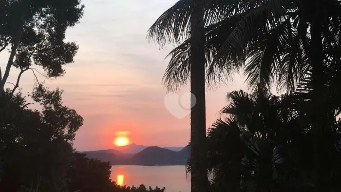 Casa com 6 quartos à venda, 1200 m² por R$ 2.300.000 - Ponta Leste - Angra dos Reis/RJ