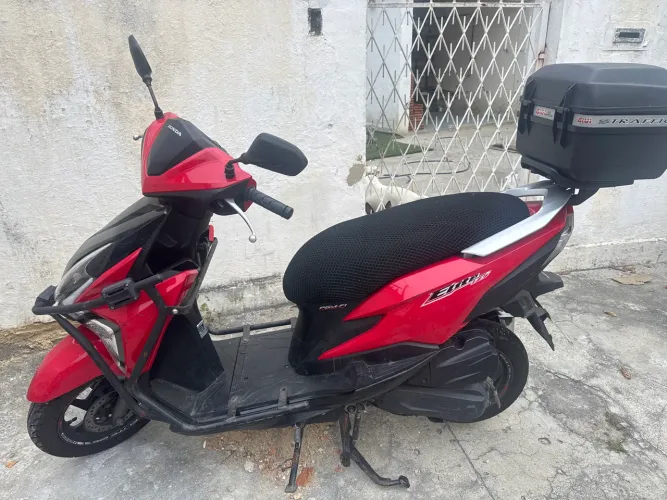 Honda elite 125 2022 vermelha e preta 