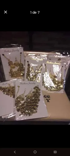 Conjunto (INDIANO) dourado de bijouterias Brinco/colar ( NOVO)
